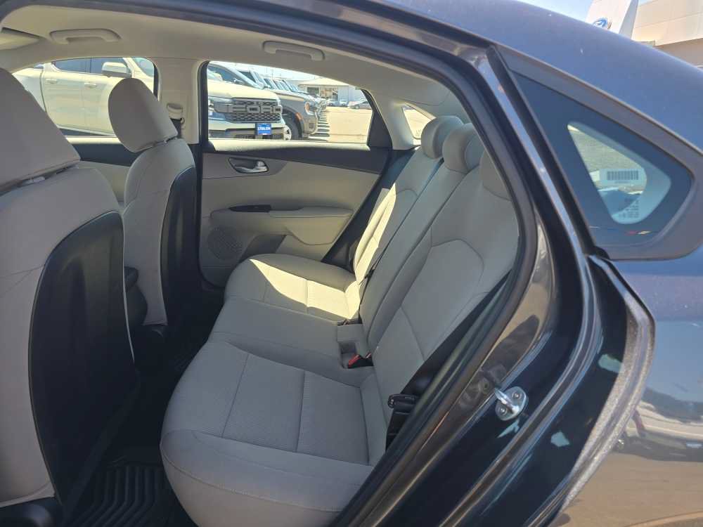 Used 2019 Kia Forte LXS FWD image 16