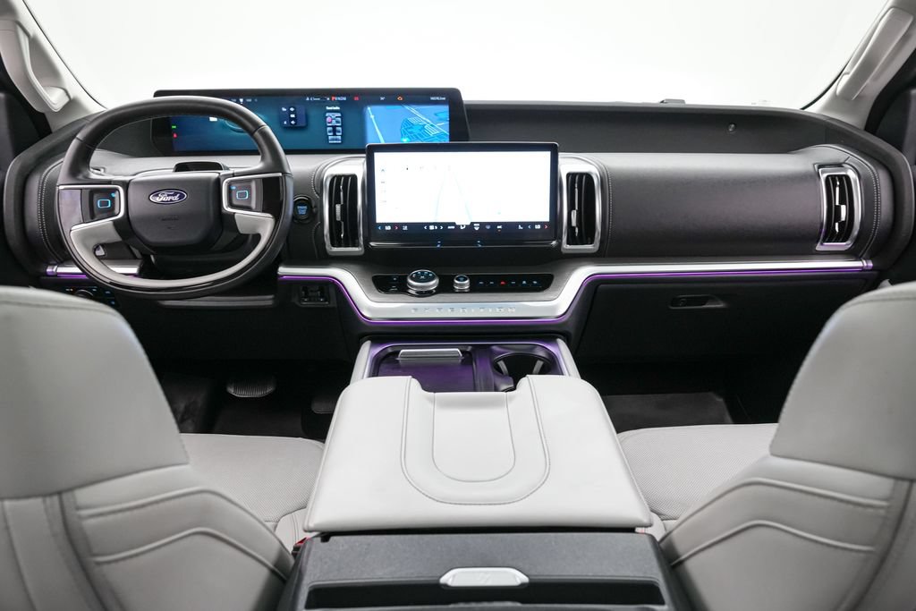 Certified 2025 Ford Expedition Platinum AWD/4WD image 15
