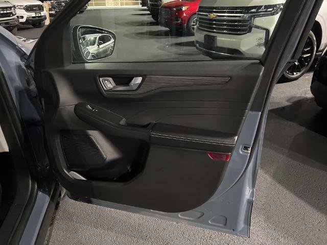 Certified 2023 Ford Escape Platinum w/ Premium Technology Package image 15