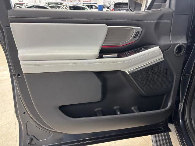 Certified 2025 Ford Expedition Max Platinum w/ Driver's Package AWD/4WD image 10