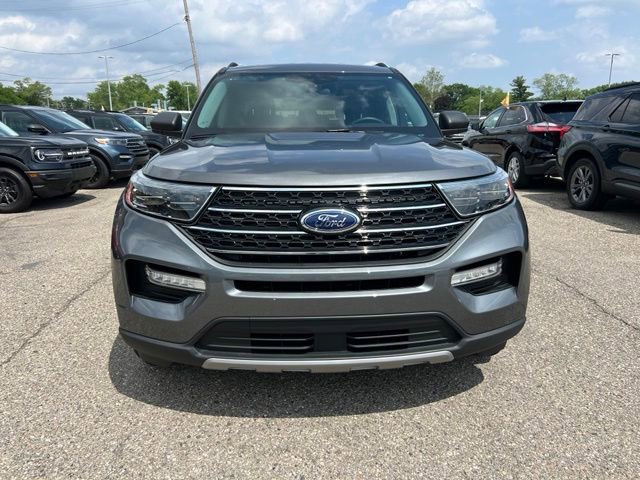 Certified 2023 Ford Explorer XLT w/ Equipment Group 202A AWD/4WD image 2