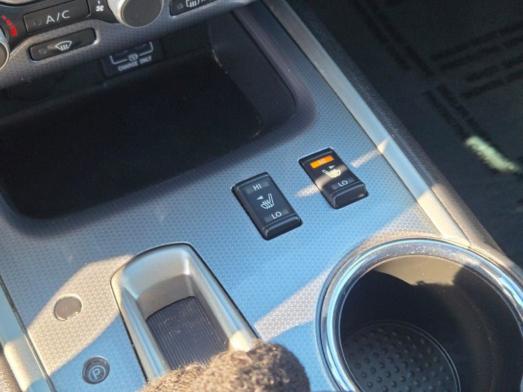 Used 2018 Nissan Pathfinder SL w/ Midnight Edition Package image 32