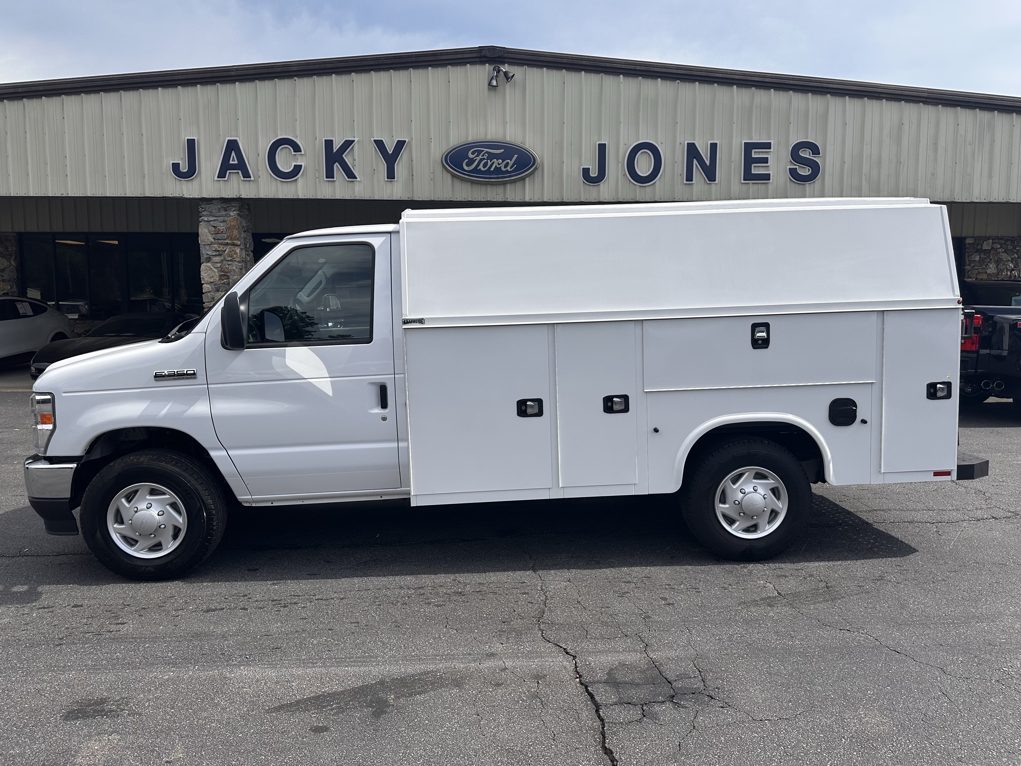 Certified 2026 Ford E-350 and Econoline 350 Super Duty w/ Power Equipment Group