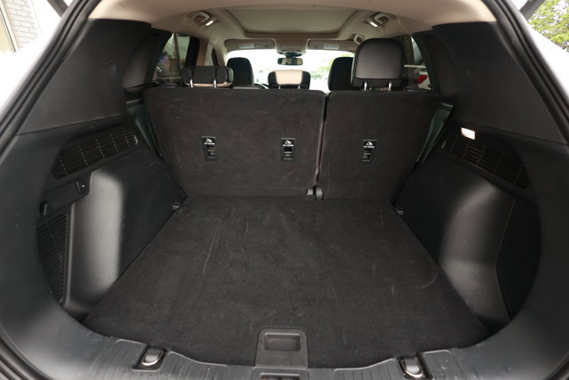 Certified 2020 Ford Escape Titanium AWD/4WD image 9