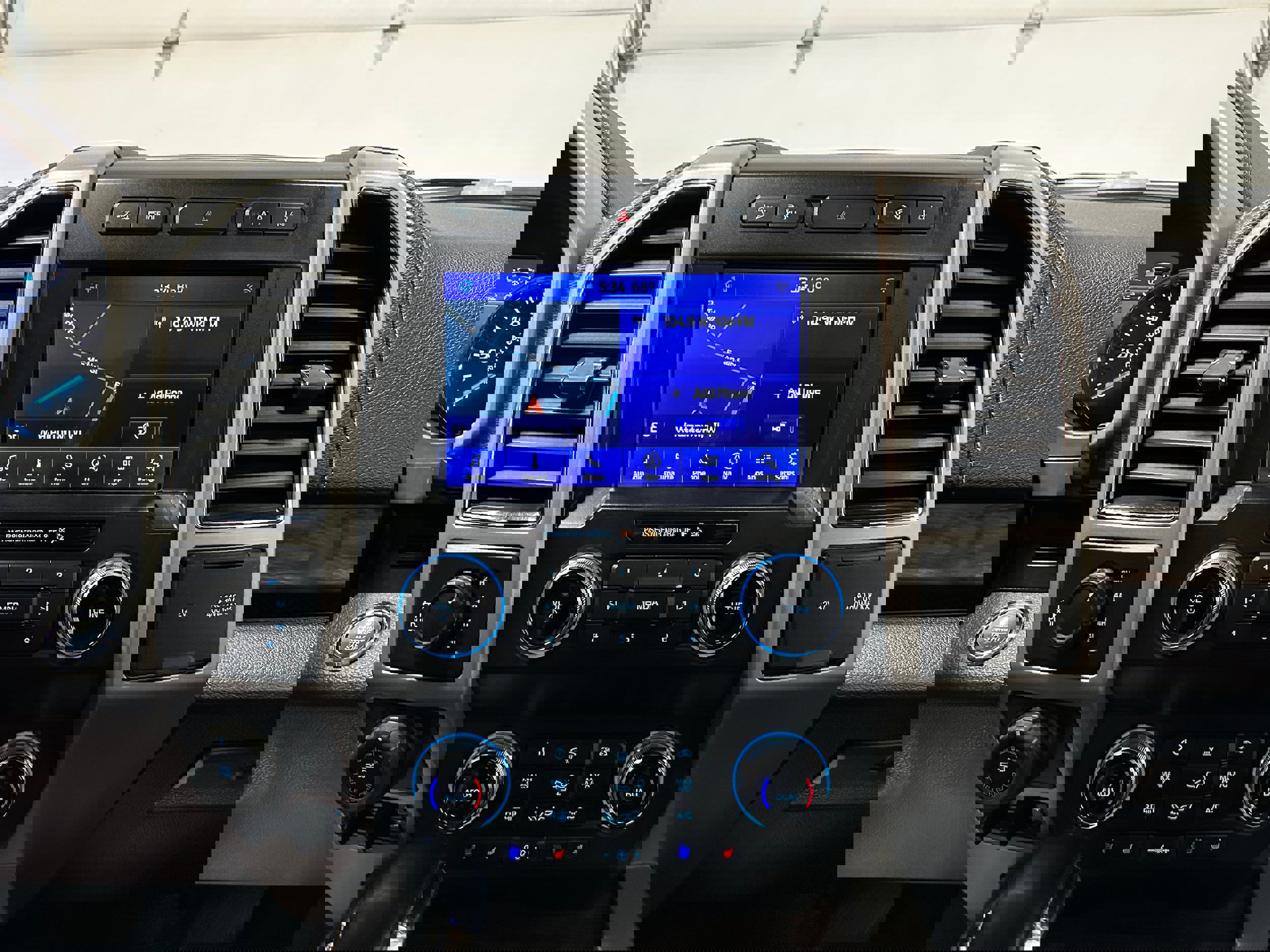 Certified 2020 Ford F150 Lariat w/ Equipment Group 502A Luxury image 25