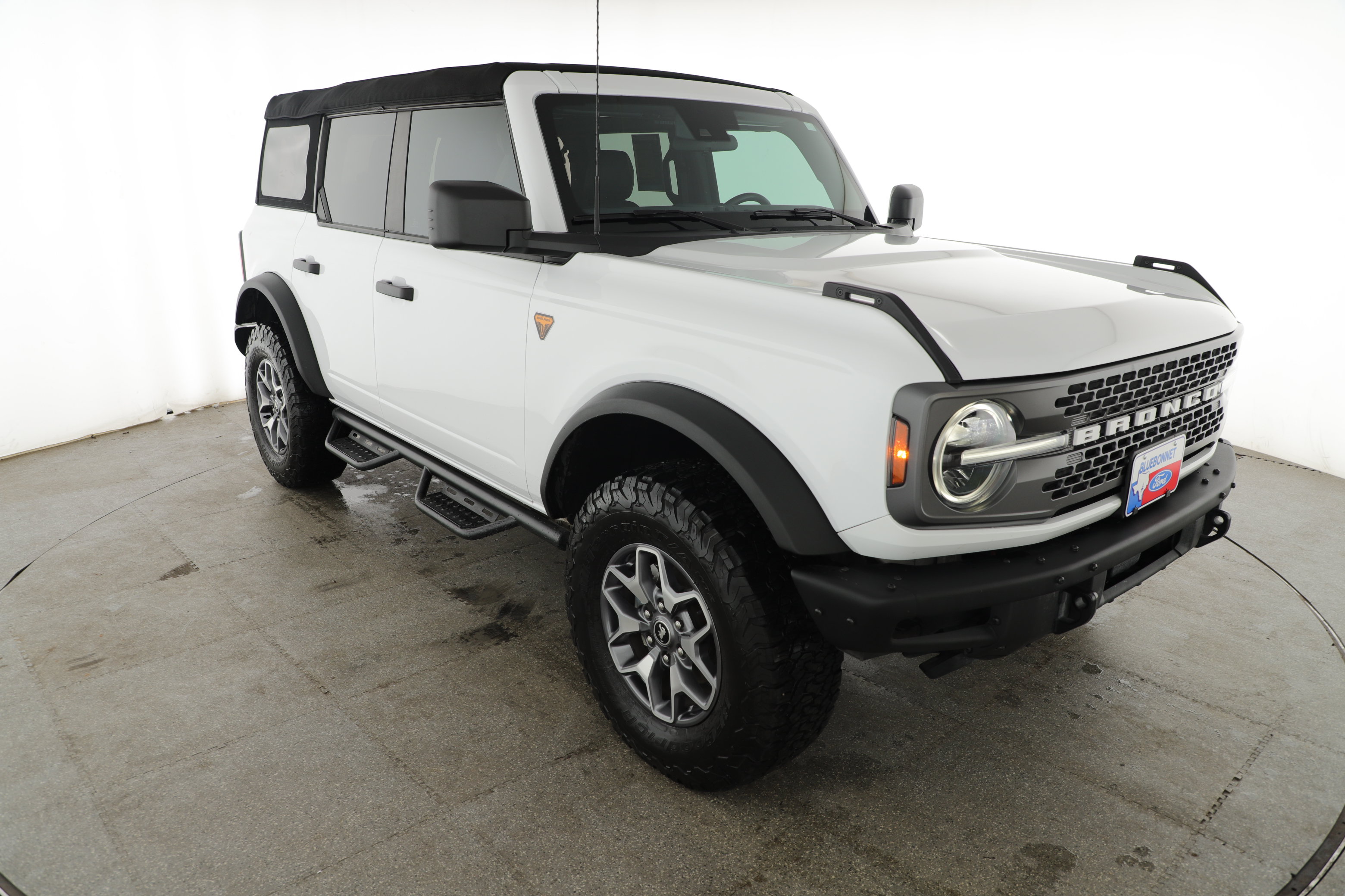Certified 2024 Ford Bronco Badlands AWD/4WD image 3