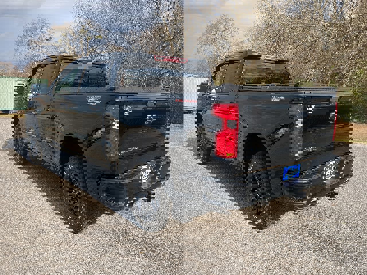 Used 2021 Chevrolet Silverado 1500 LT Trail Boss w/ Convenience Package II image 2