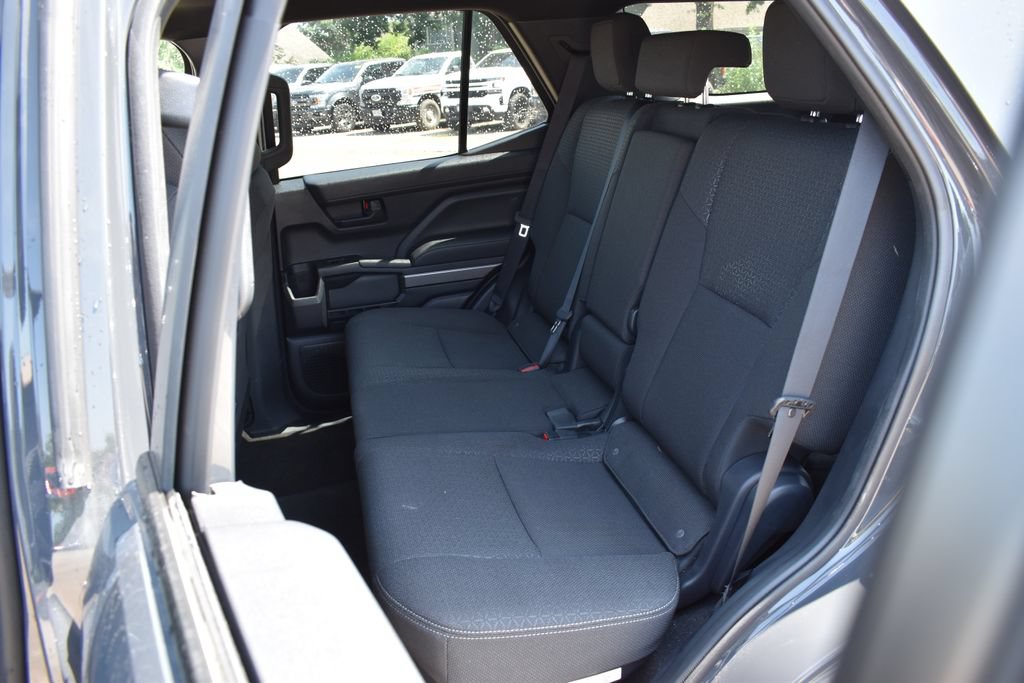 Used 2025 Toyota 4Runner SR5 AWD/4WD image 7