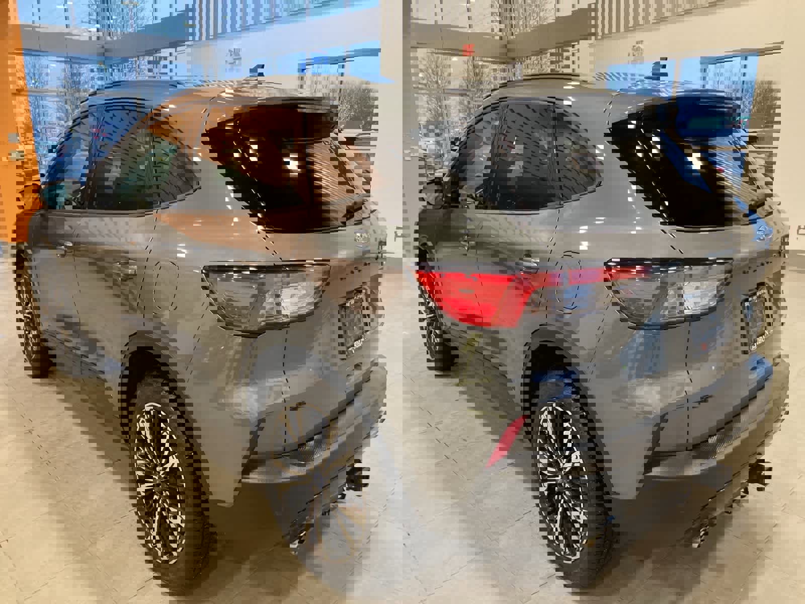 Certified 2021 Ford Escape SEL w/ SEL Stealth AWD Package image 3
