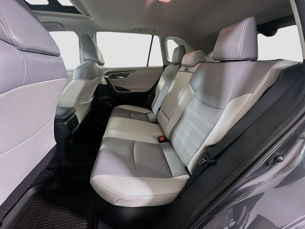 Used 2020 Toyota RAV4 Limited AWD/4WD image 27