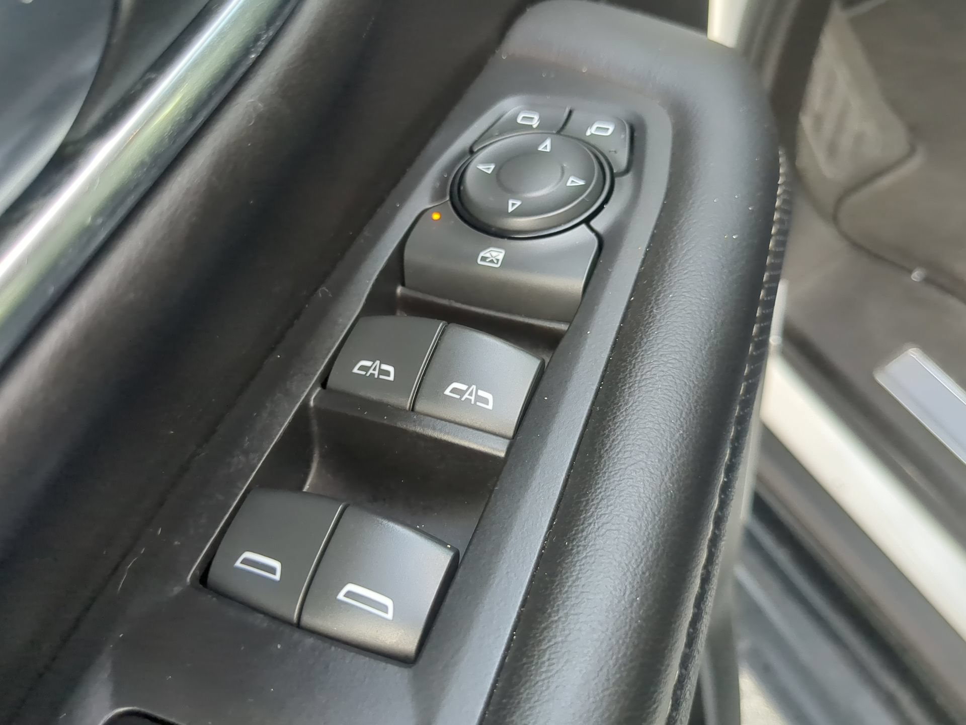 Used 2024 GMC Yukon SLT RWD image 56