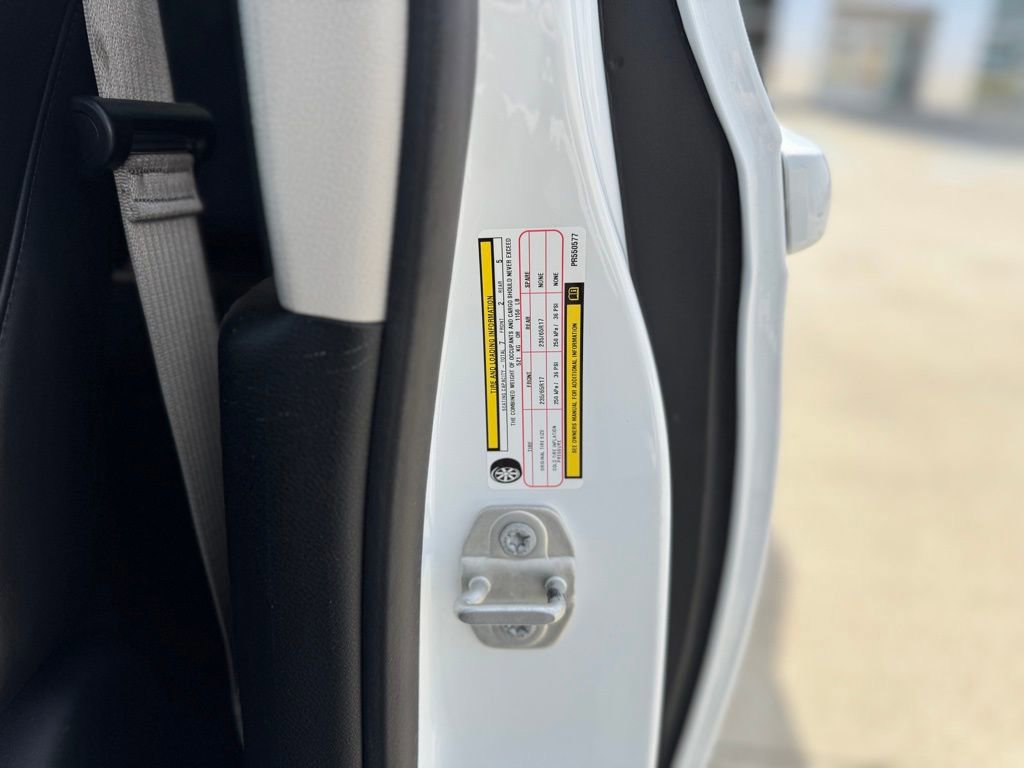 Used 2023 Chrysler Pacifica Touring-L image 52