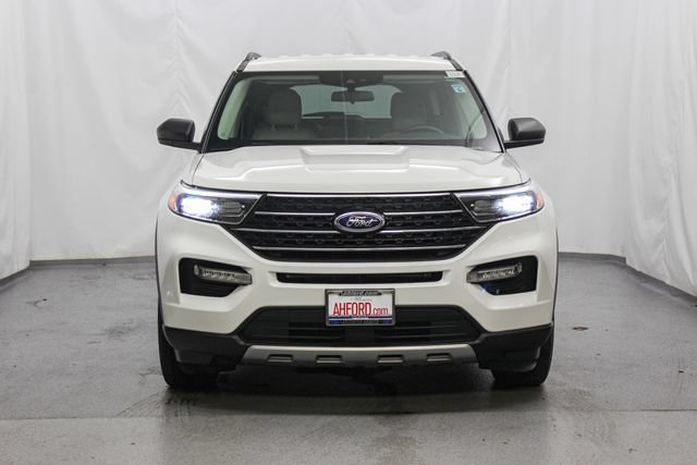 Certified 2023 Ford Explorer XLT w/ Equipment Group 202A AWD/4WD image 3
