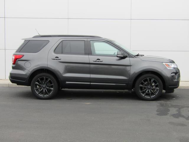 Certified 2018 Ford Explorer XLT w/ Equipment Group 202A image 5