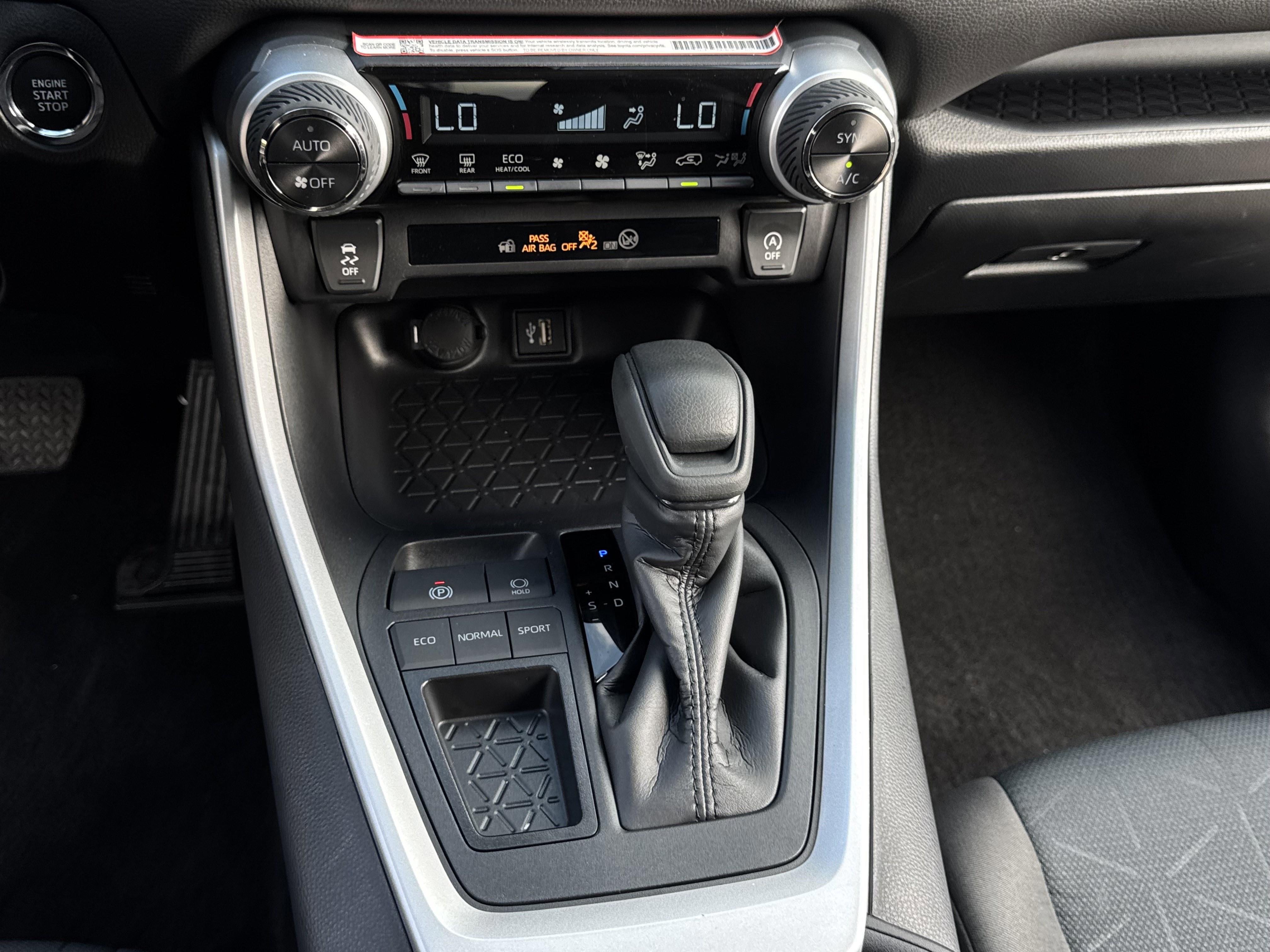 Used 2025 Toyota RAV4 XLE image 20