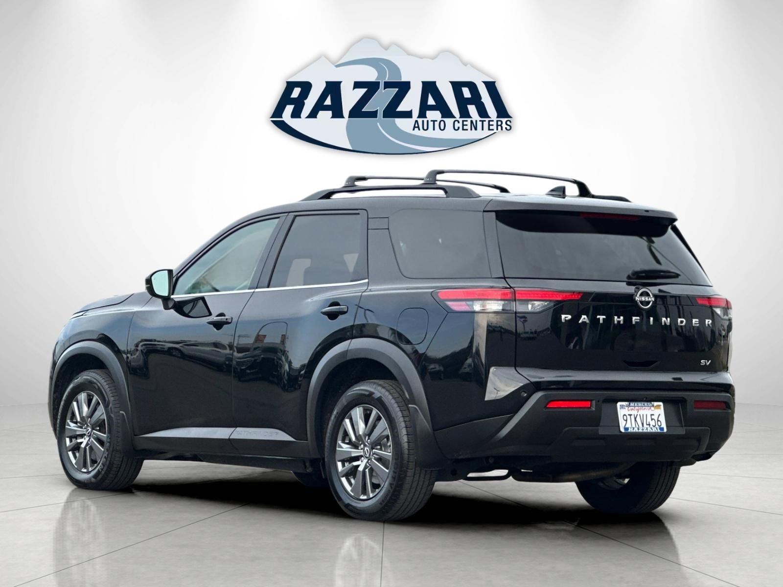 Used 2022 Nissan Pathfinder SV w/ Cargo Package image 3