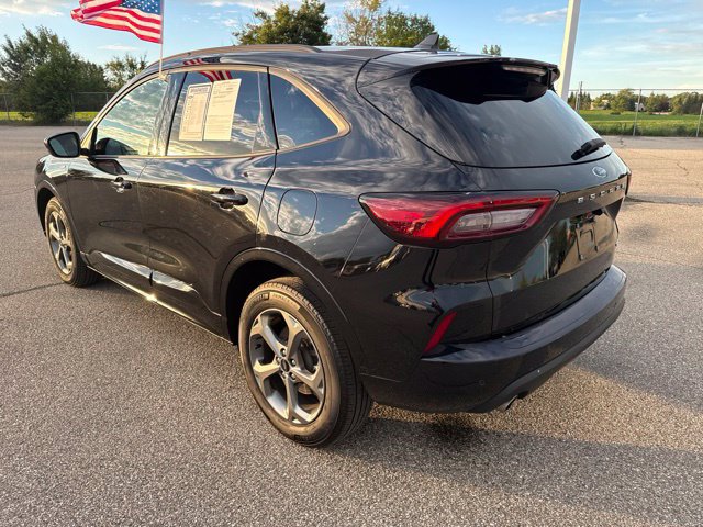 Certified 2023 Ford Escape ST-Line Select w/ Tech Pack #1 AWD/4WD image 5