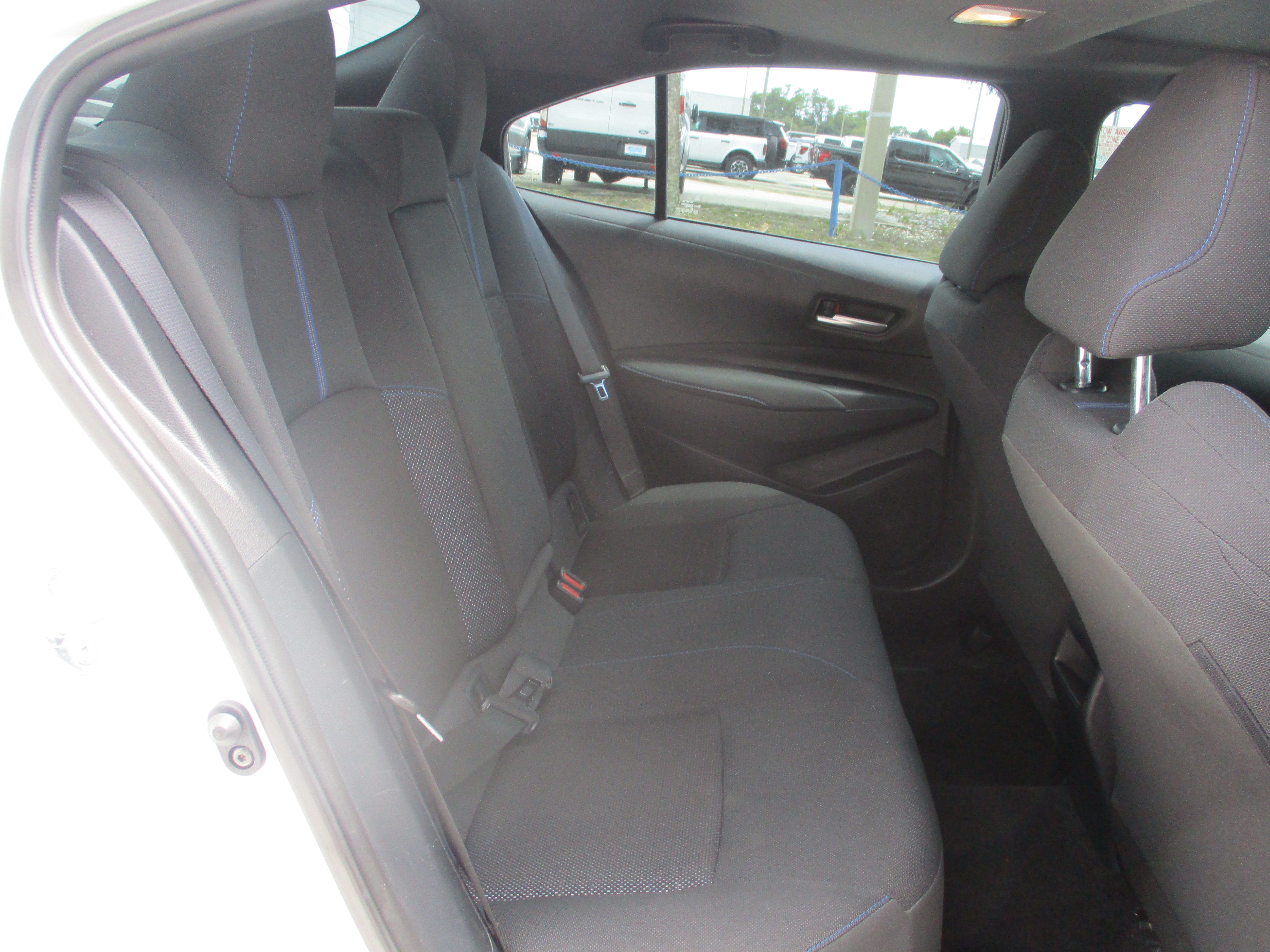 Used 2022 Toyota Corolla SE w/ SE Premium Package FWD image 13