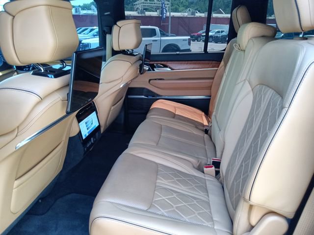 Used 2022 Jeep Grand Wagoneer Series III w/ Rear Seat Video Group 1 AWD/4WD image 29