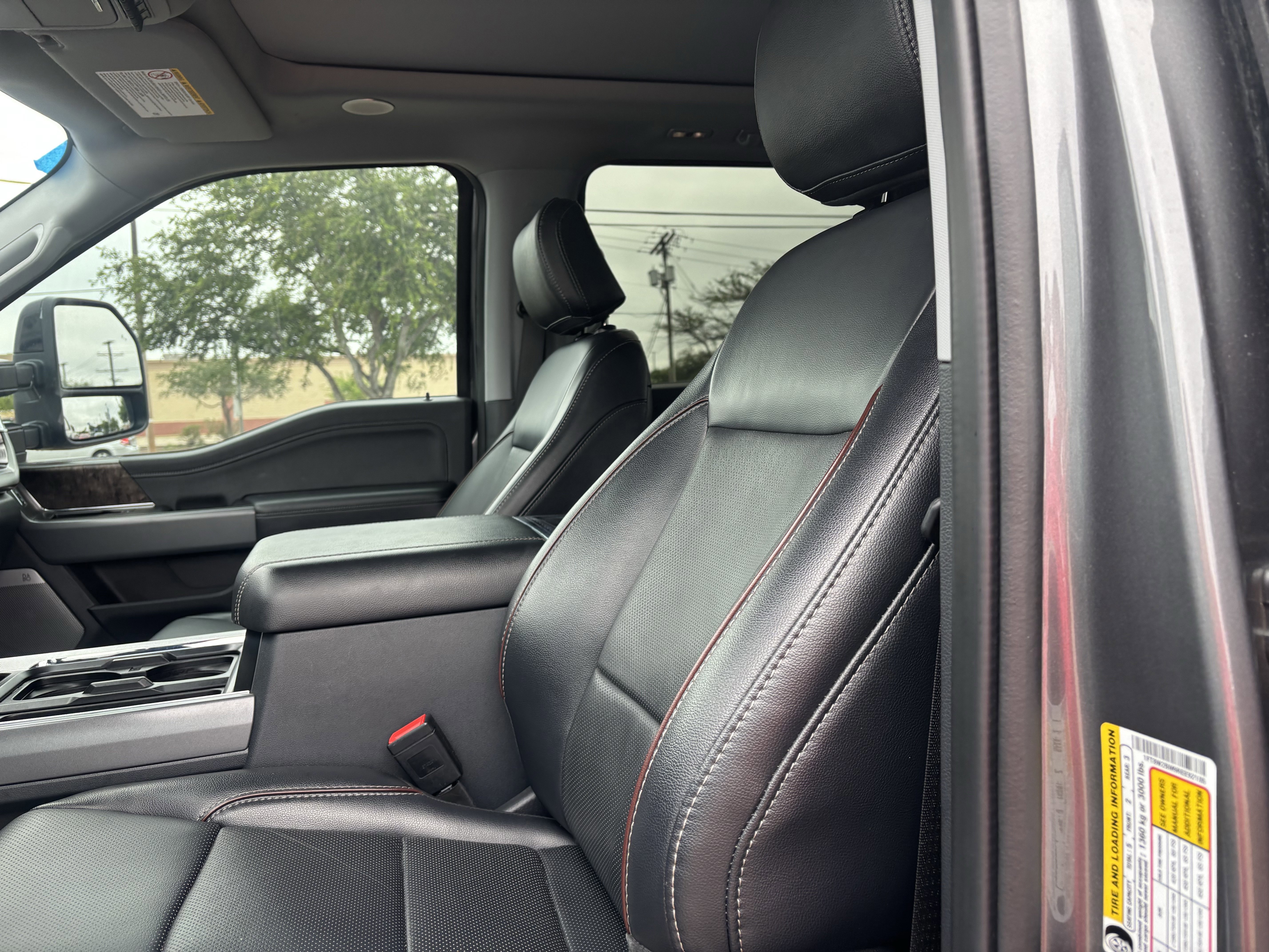 Certified 2024 Ford F250 Lariat w/ Lariat Ultimate Package AWD/4WD image 11