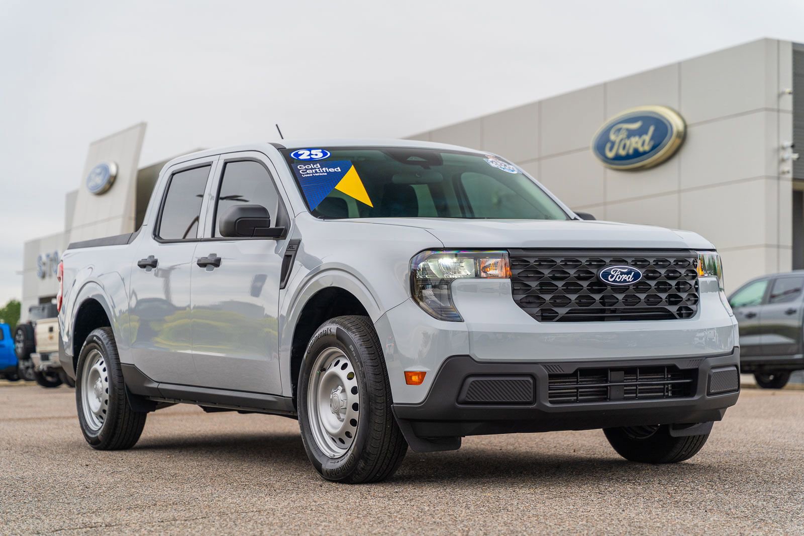 Certified 2025 Ford Maverick XL w/ Equipment Group 102A AWD/4WD image 1