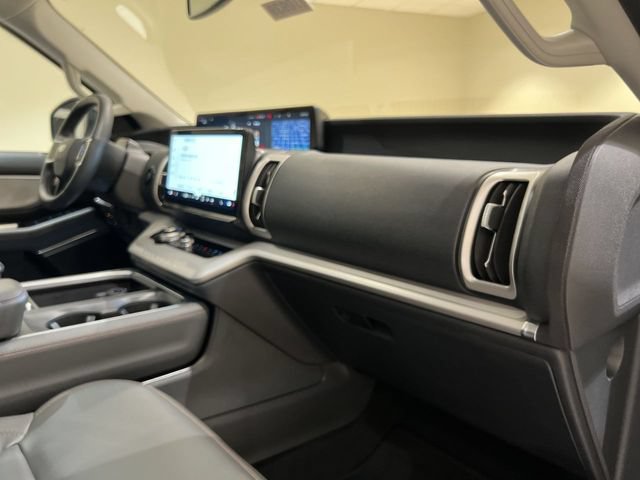 Certified 2025 Ford Expedition Active AWD/4WD image 27
