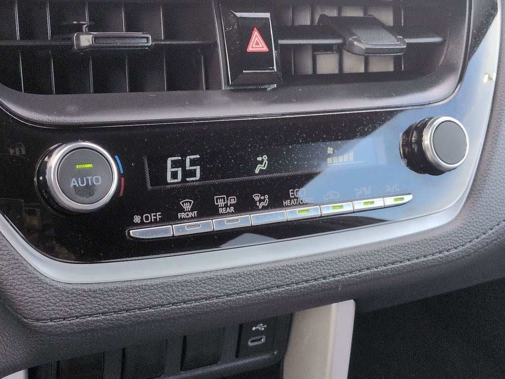 Used 2025 Toyota Corolla Cross AWD Hybrid w/ Moonroof Package image 20