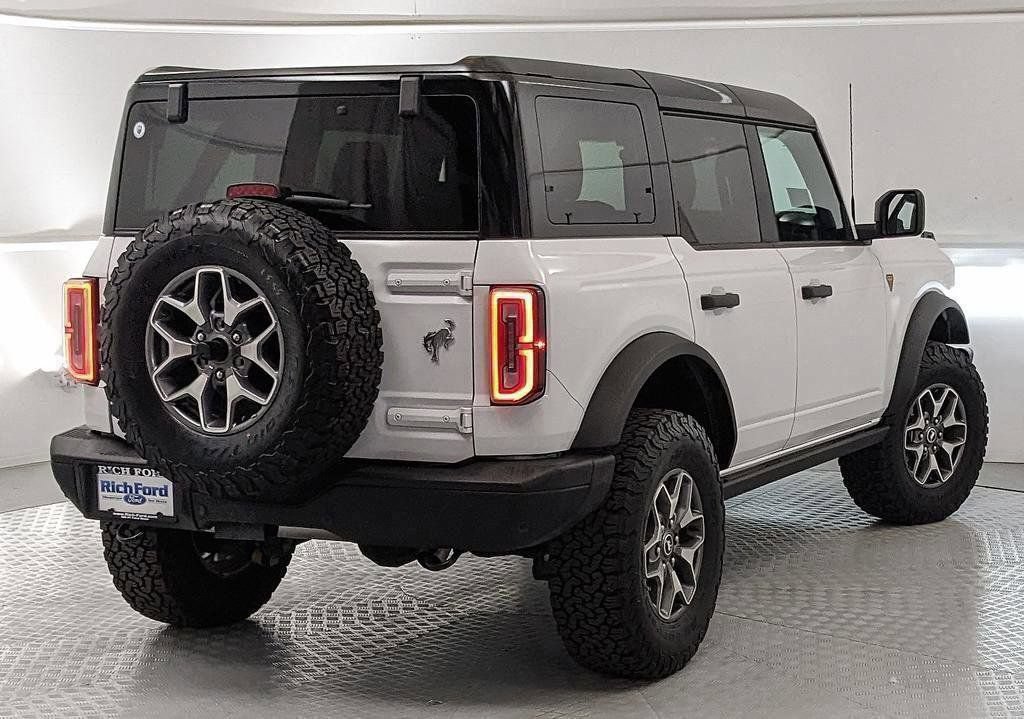 Certified 2025 Ford Bronco Badlands AWD/4WD image 3