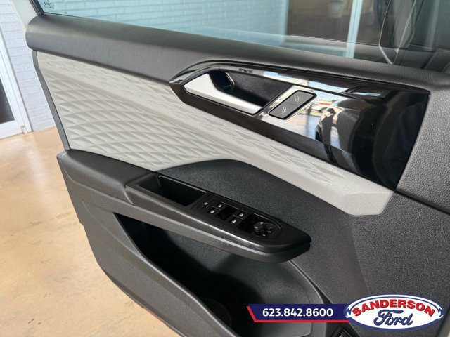 Used 2023 Volkswagen Taos S image 11