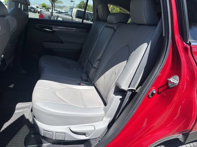 Used 2022 Toyota Highlander Limited AWD/4WD image 14