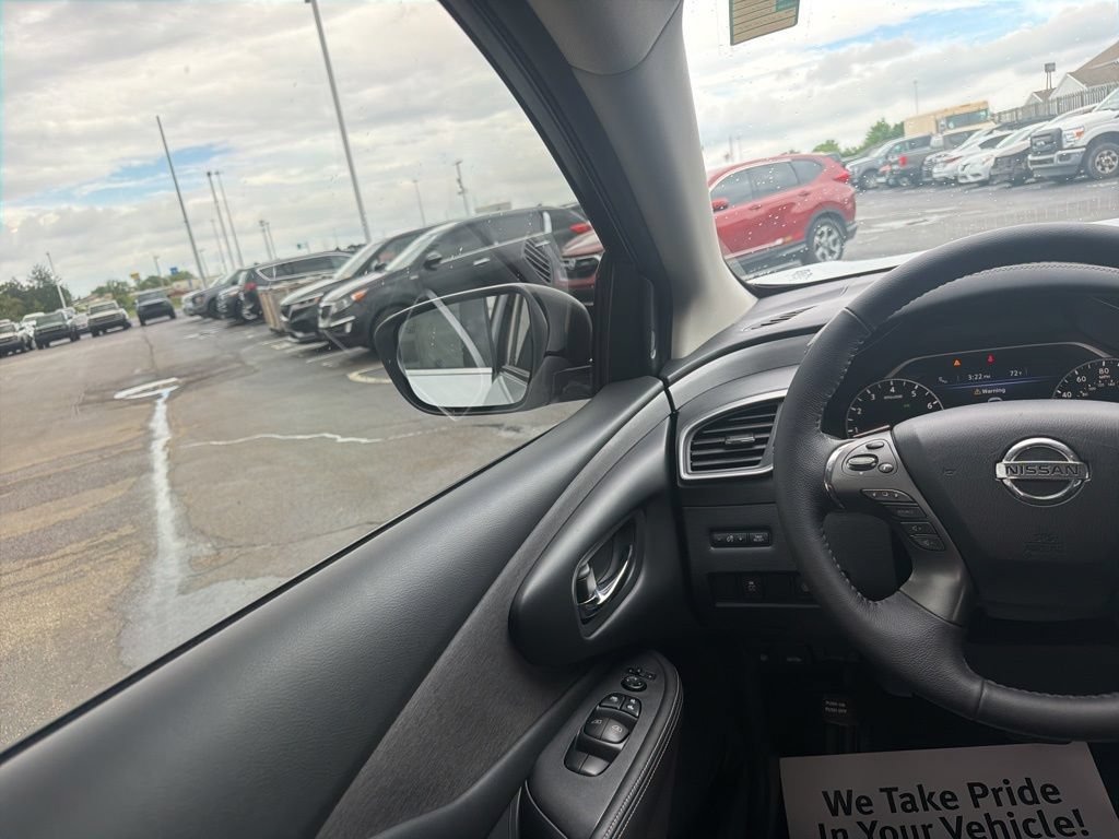 Used 2020 Nissan Murano SV AWD/4WD image 18