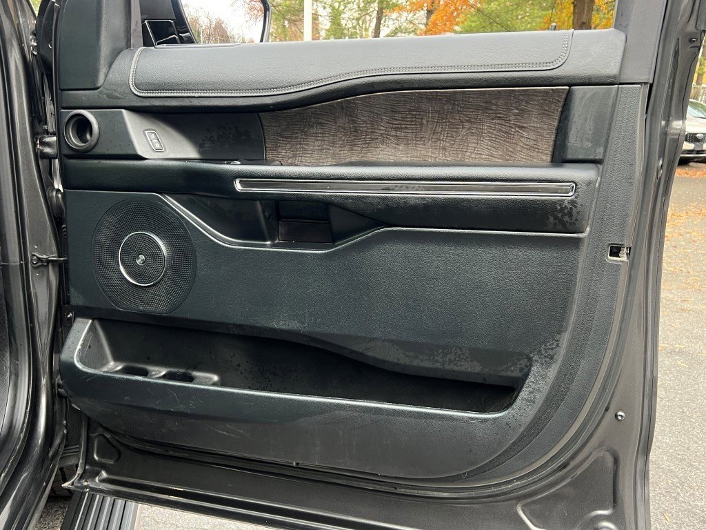 Certified 2021 Ford Expedition Limited image 8