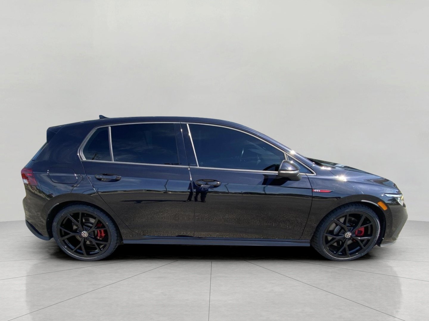 Used 2024 Volkswagen GTI SE FWD image 7