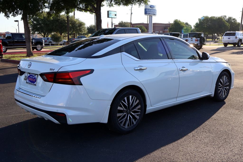 Used 2023 Nissan Altima 2.5 SV FWD image 11
