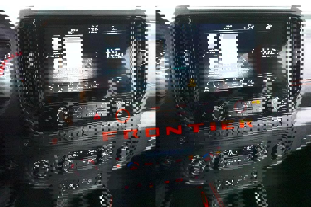 Used 2025 Nissan Frontier PRO-4X w/ Pro Convenience Package AWD/4WD image 15