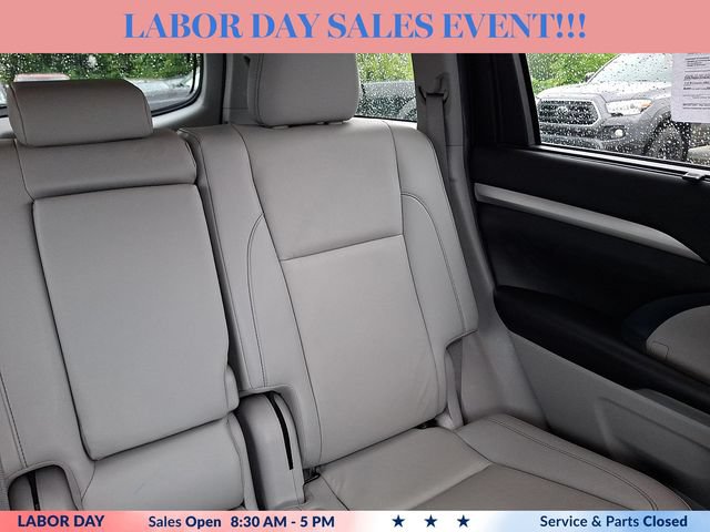 Used 2019 Toyota Highlander XLE AWD/4WD image 20