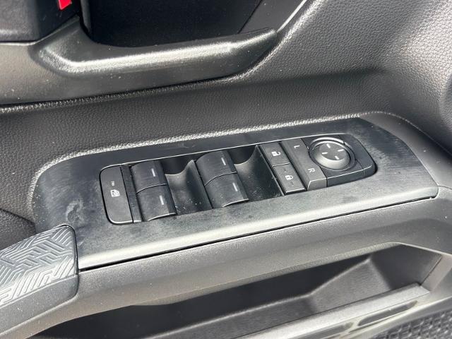 Used 2025 Toyota Tacoma SR5 AWD/4WD image 14