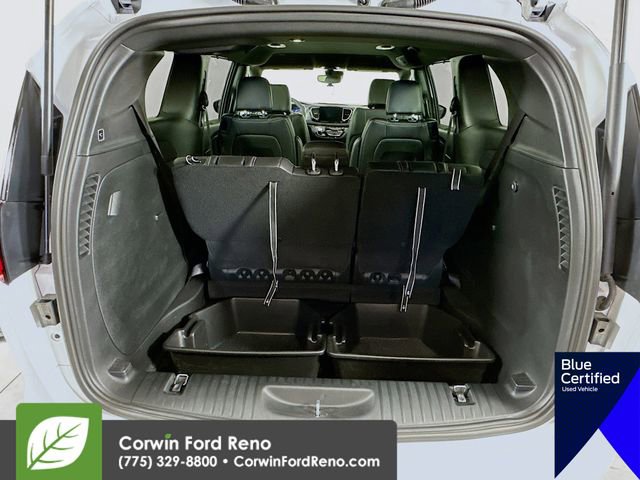 Used 2025 Chrysler Pacifica Select AWD/4WD image 28