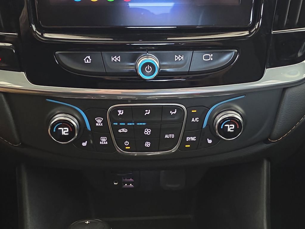 Used 2020 Chevrolet Traverse LT w/ LT Premium Package image 22