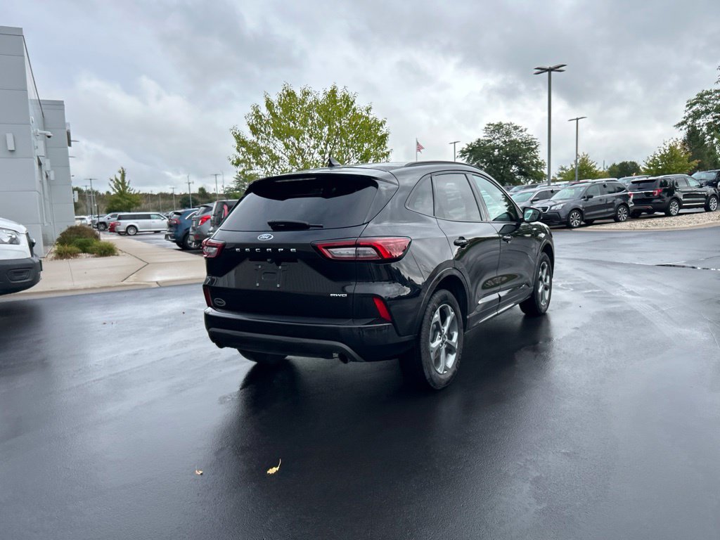 Certified 2024 Ford Escape ST-Line AWD/4WD image 7