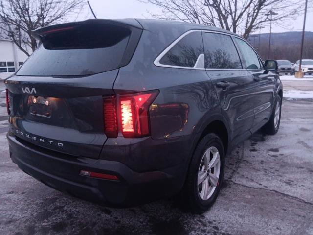 Used 2022 Kia Sorento LX image 15