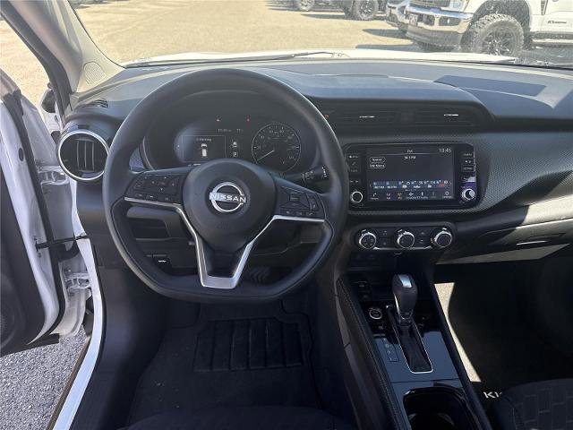 Used 2024 Nissan Kicks SV image 11