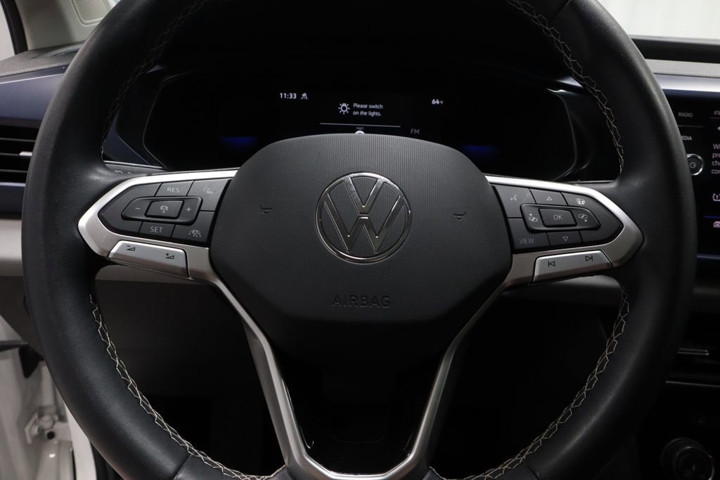 Used 2023 Volkswagen Taos SE w/ Panoramic Sunroof Package AWD/4WD image 31