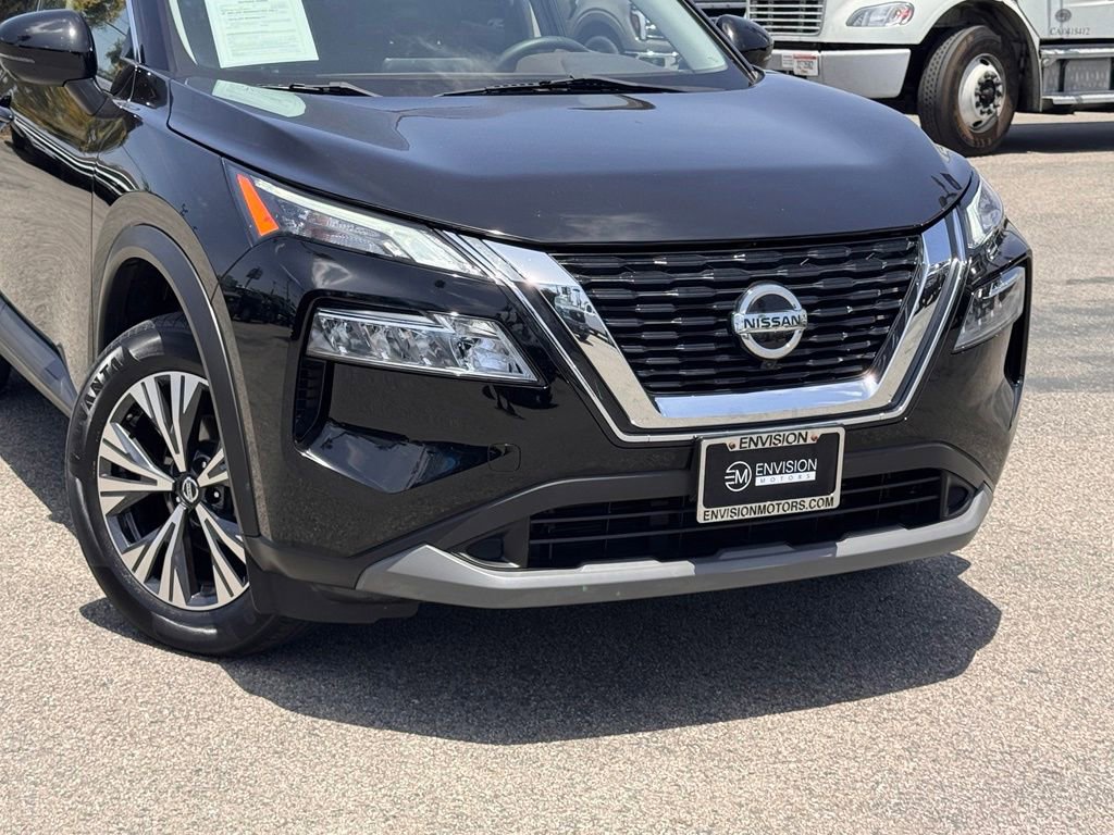 Used 2021 Nissan Rogue SV w/ Premium Package FWD image 3