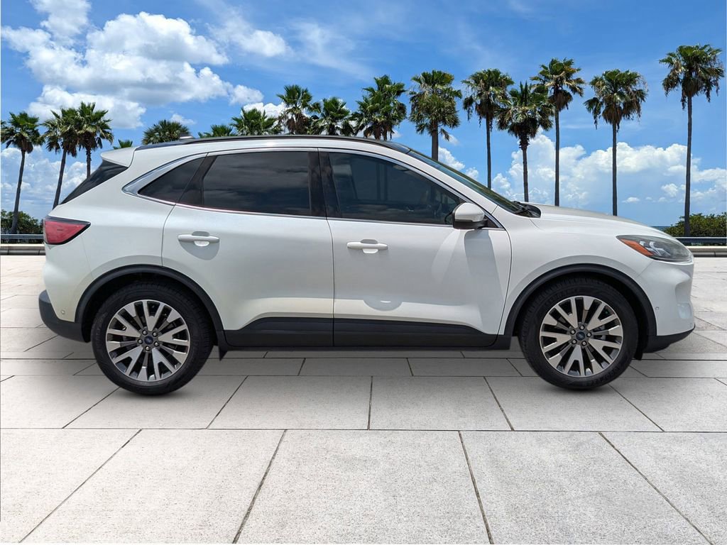 Certified 2020 Ford Escape Titanium w/ Titanium Premium Package 2.0 FWD image 9