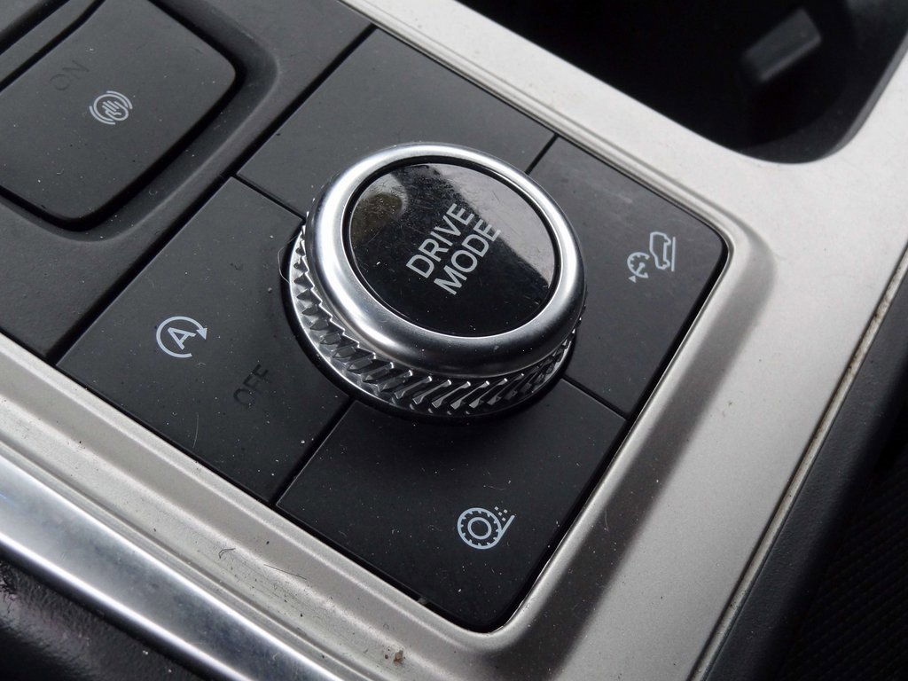 Certified 2022 Ford Explorer Platinum w/ Equipment Group 601A image 18