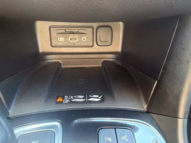 Used 2024 Chevrolet Equinox Premier AWD/4WD image 29