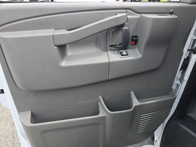 Used 2025 Chevrolet Express 2500 w/ Driver Convenience Package RWD image 18