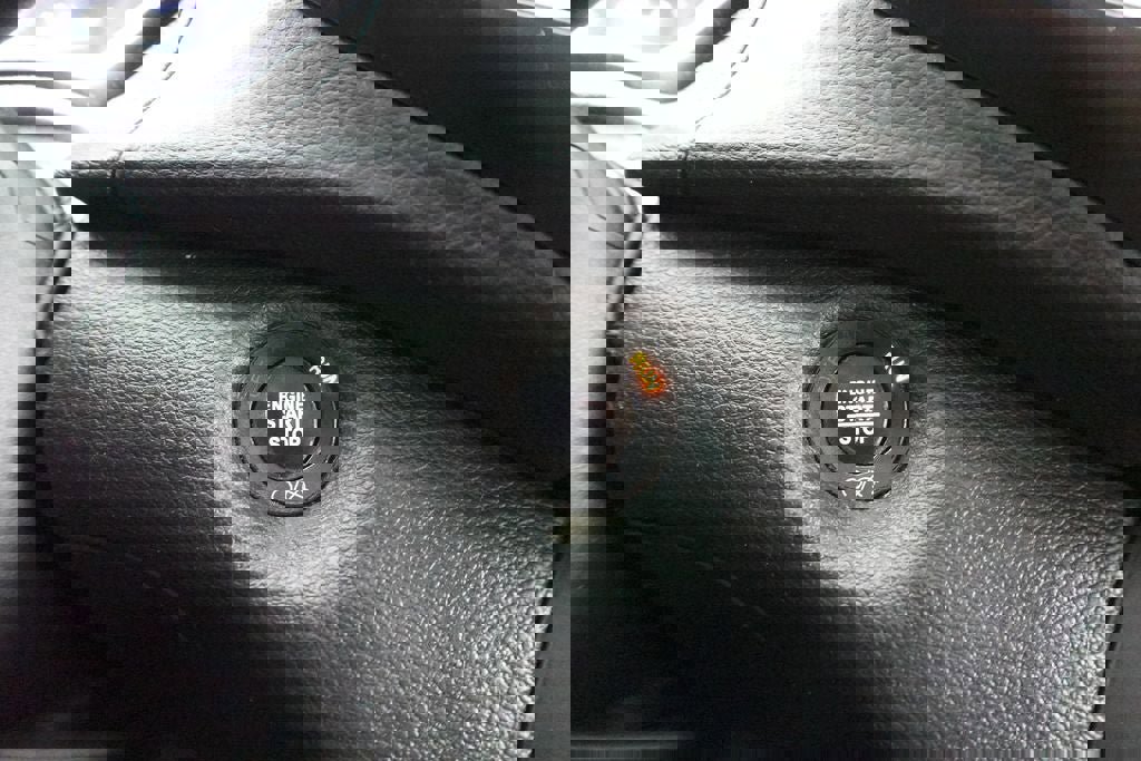 Used 2019 Jeep Cherokee Latitude Plus w/ Cold Weather Group image 21