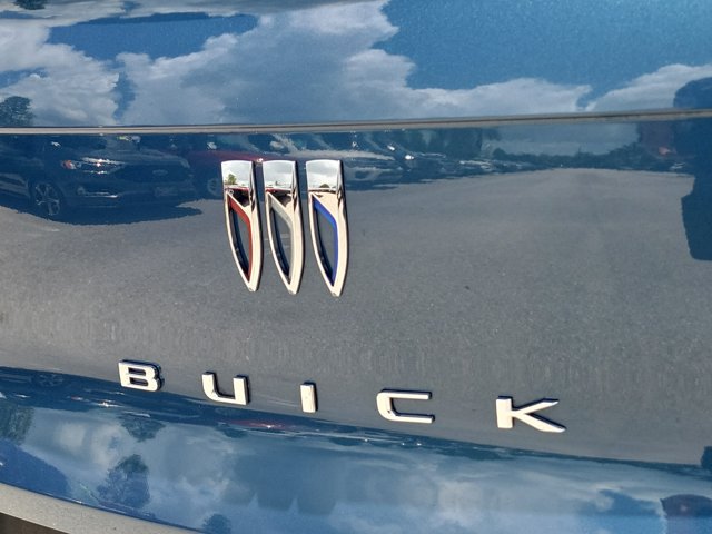 Used 2024 Buick Envista Sport Touring w/ Convenience II Package FWD image 8